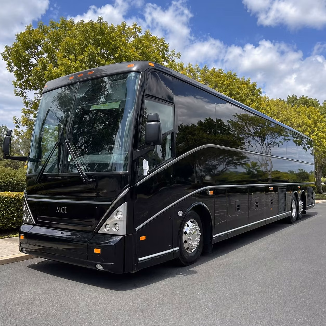 oakland employee shuttle services that keep your team moving